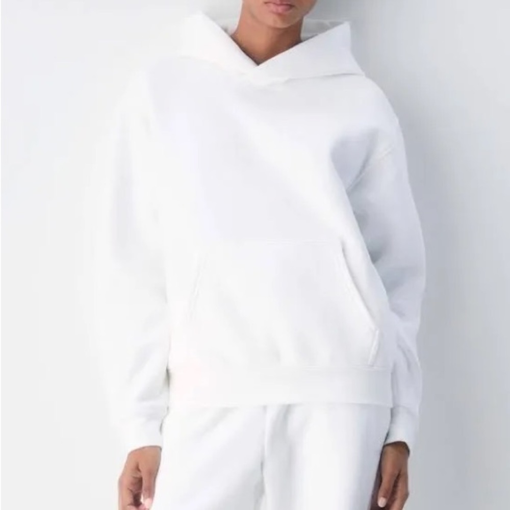 Aritzia White Pullover Hoodie